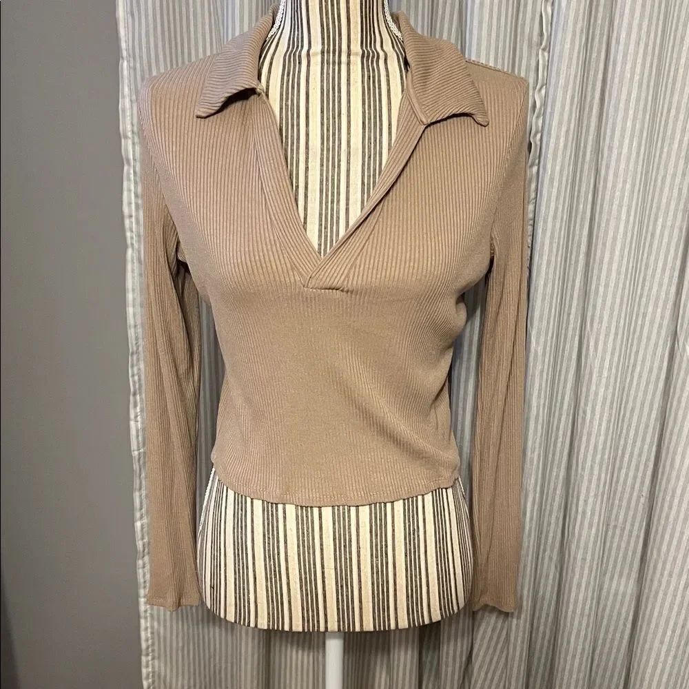 H & M Tan Ribbed Long Sleeve Crop Top